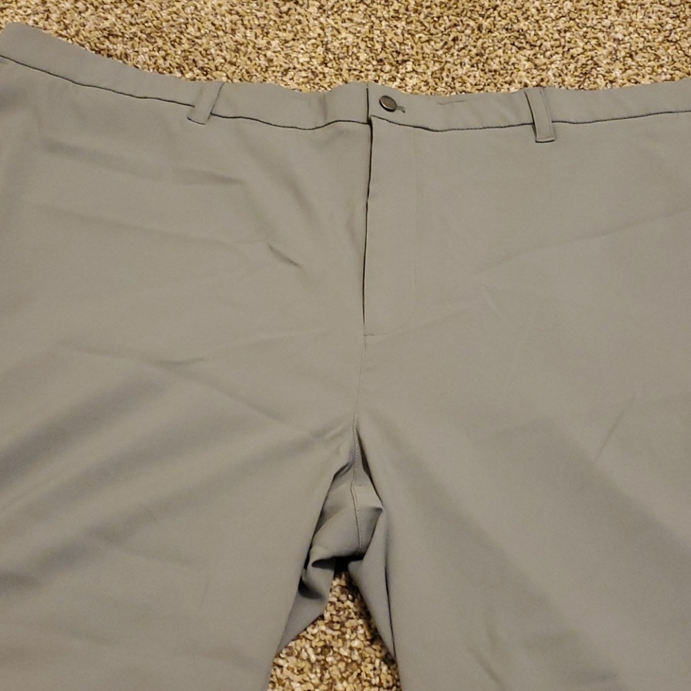 NWOT Gray Callaway Golf Shorts